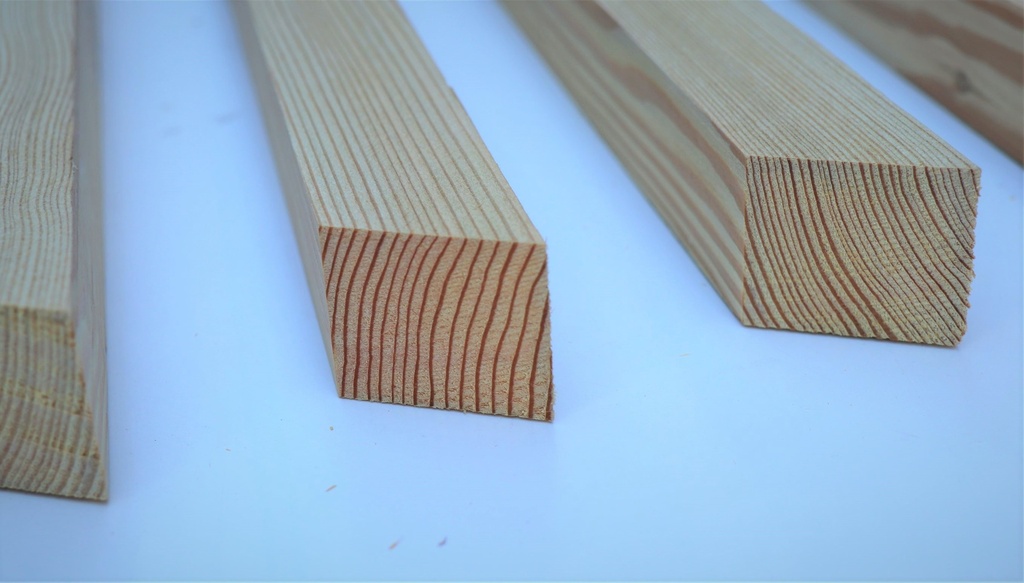 Zaunlatte 30 x 35 mm Kopf schräg 30° sibirische Lärche - Sortierung: AB