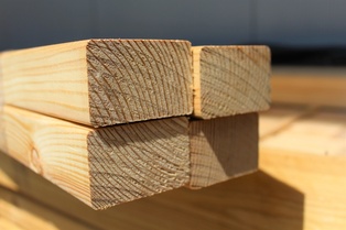 Konstruktionsholz 45 x 95 mm sibirische Lärche - Sortierung: AB